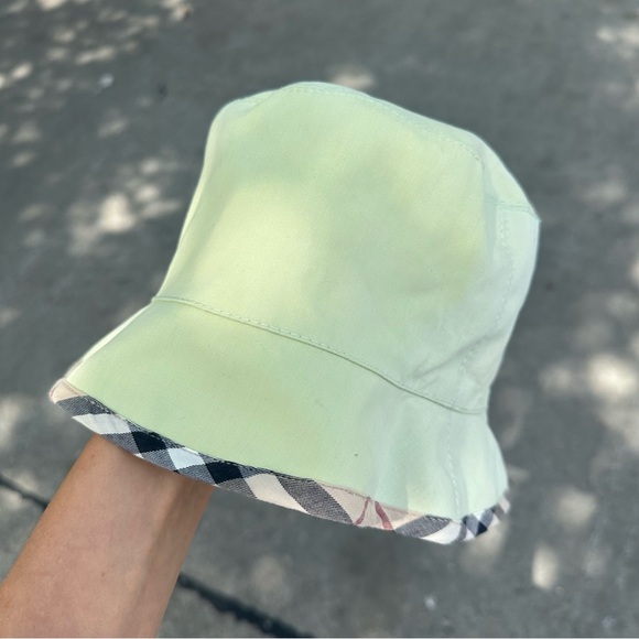 Burberry hat - Picture 4 of 6